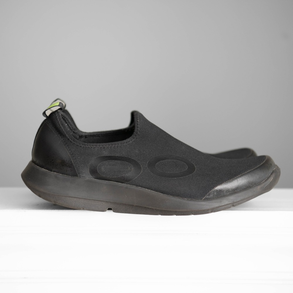 OOFOS OOmg Low Black Recovery Shoes Men 11.5 Slip On Orthopedic Comfort Sneakers